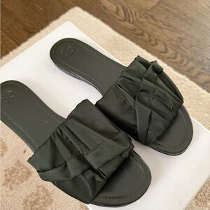 The Row Ellen Sandal Dark Green